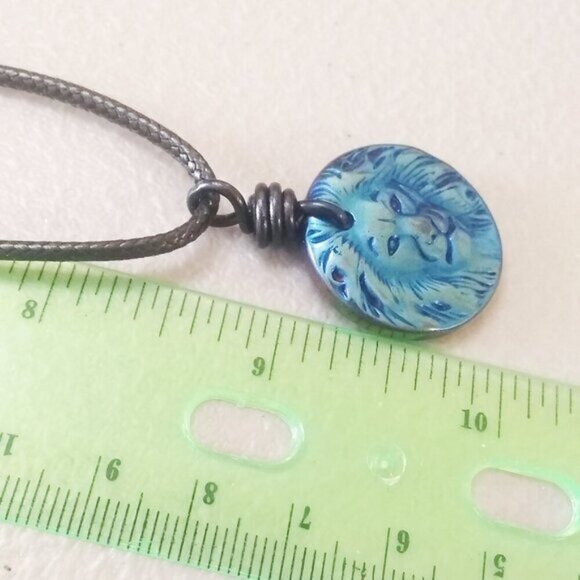 Lion Leo Lioness - Blue Lion Medallion for Big Cat Lovers! 17 Cord +2" Extender - Picture 5 of 6